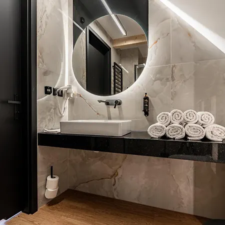 Diamond Aqua Aparthotel