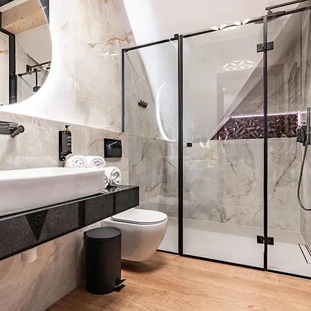 Diamond Aqua Aparthotel