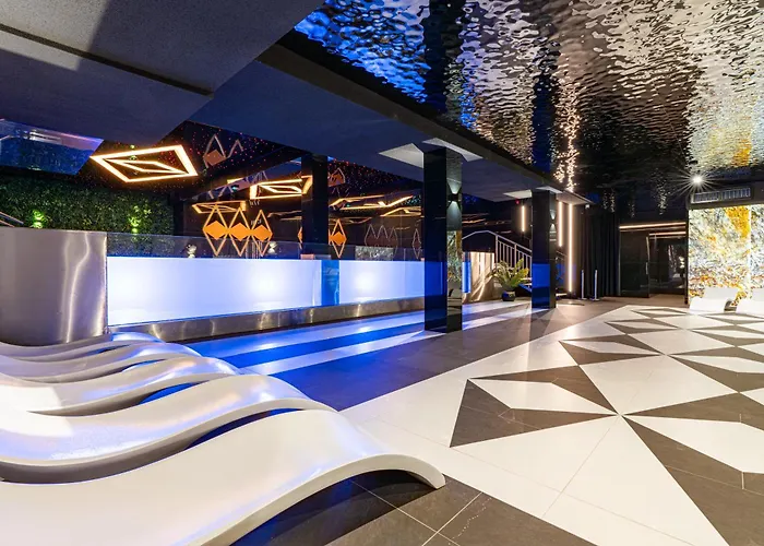 Diamond Aqua Hotel apartamentowy 4*